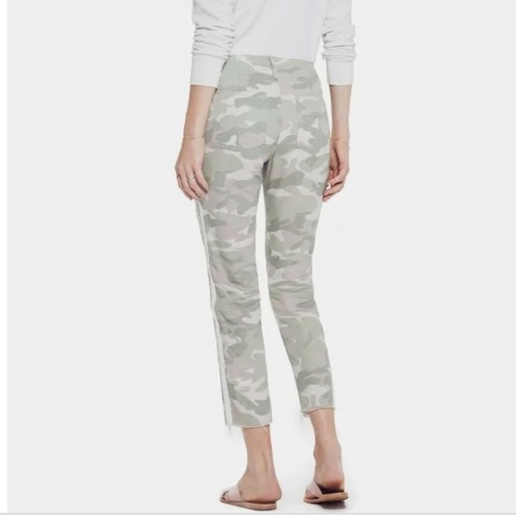 MOTHER The Shaker Chop Crop Fray Pant in Desert Print - Picture 2 of 12